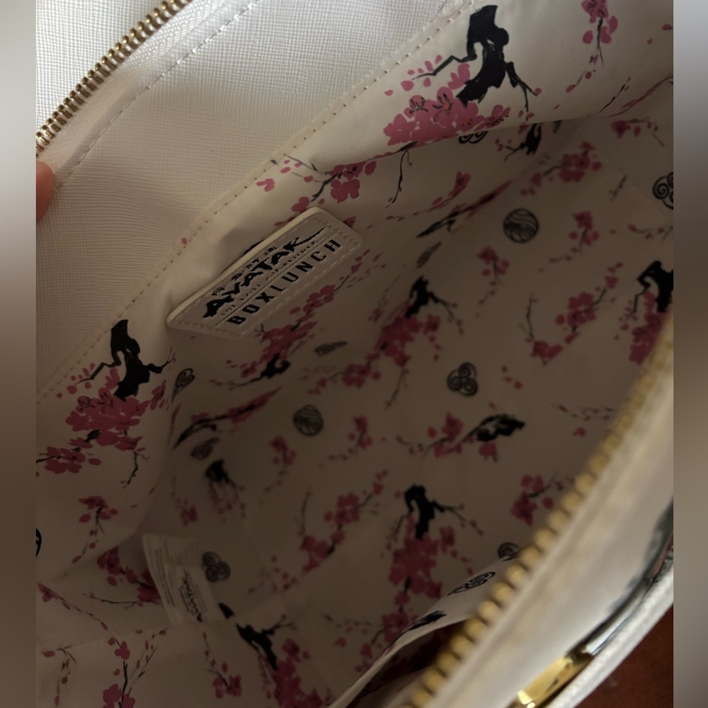 Boxlunch Avatar the Last Airbender Purse - Picture 4 of 5